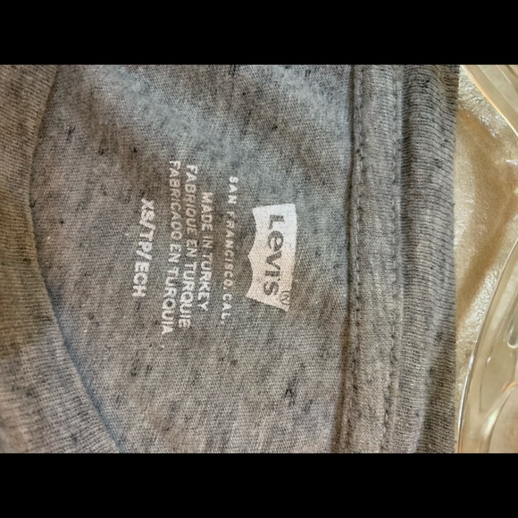 Levi’s shirt SOLD - Picture 2 of 4